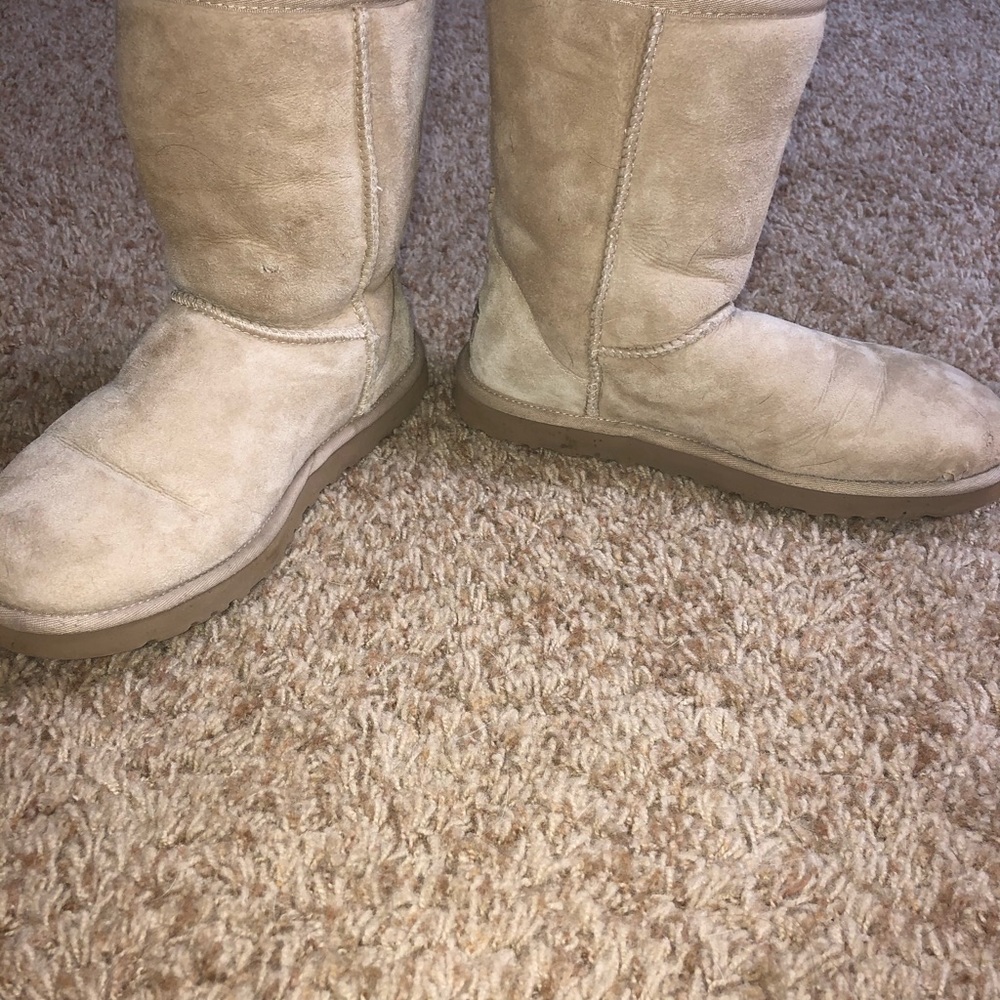 Off white/Creme Ugg Boots - Picture 3 of 5
